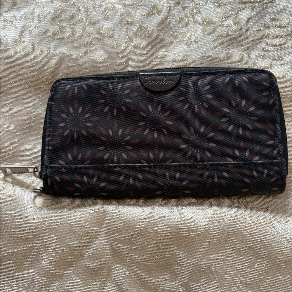 Travelon Black Floral Women's Wallet